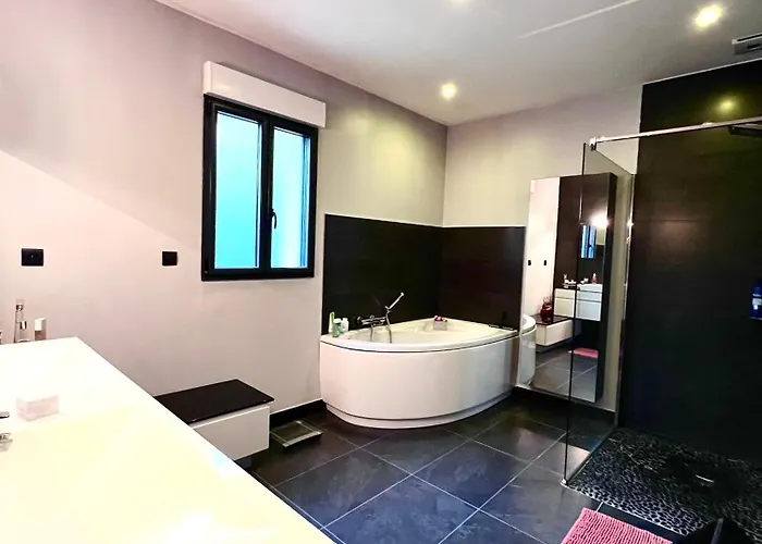 Maison à 5 Minutes Des 24h Du Mans Hébergement de vacances *